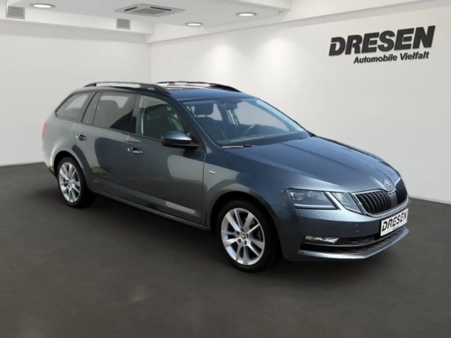 Skoda Octavia Combi Clever AHK Navi LED Kurvenlicht Sperrdiff. M Grau - 2