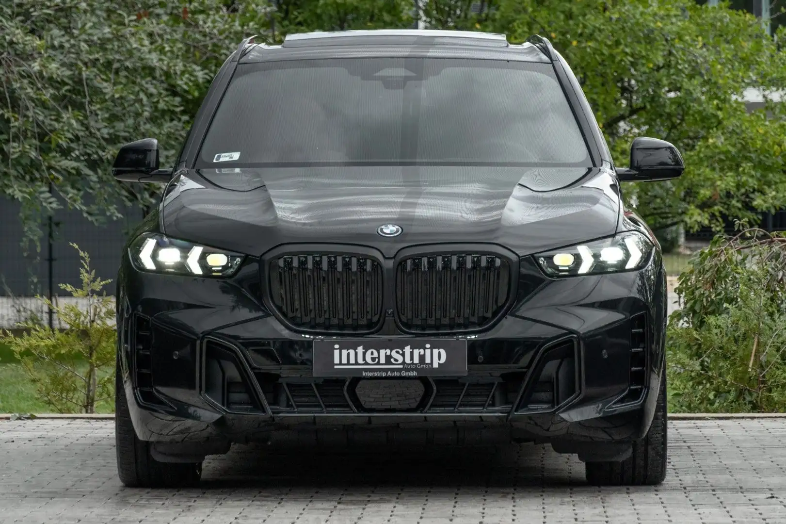 BMW X5 50e M Sport LUFTF.PANO.360°.H/K.DR.ASS.AHK.22 Schwarz - 2