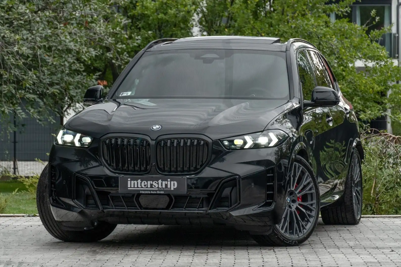BMW X5 50e M Sport LUFTF.PANO.360°.H/K.DR.ASS.AHK.22 Schwarz - 1