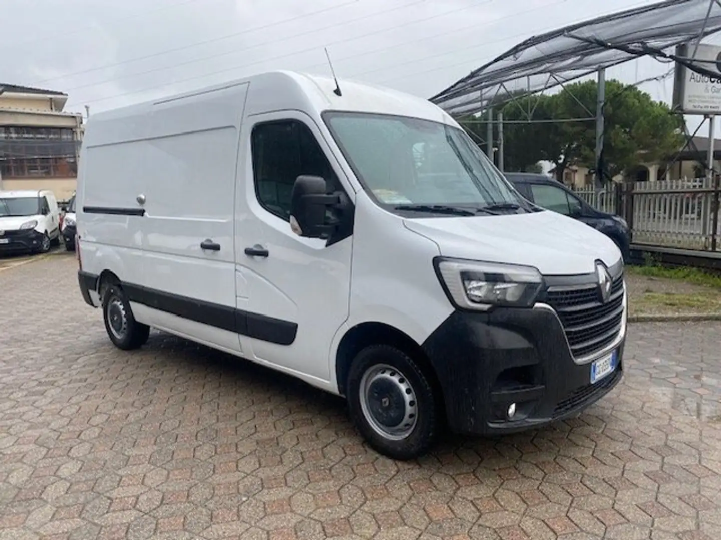 Renault Master 2.3 DCI L2H2 Weiß - 2