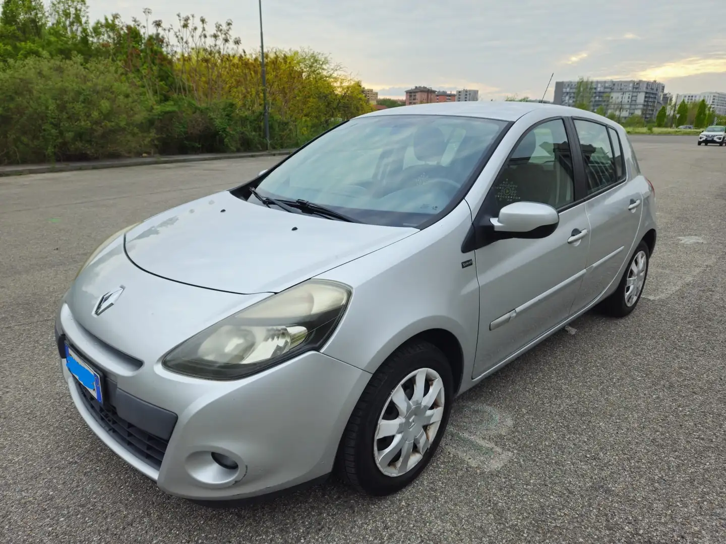 Renault Clio III 5p 1.5 dci Yahoo Grigio - 1