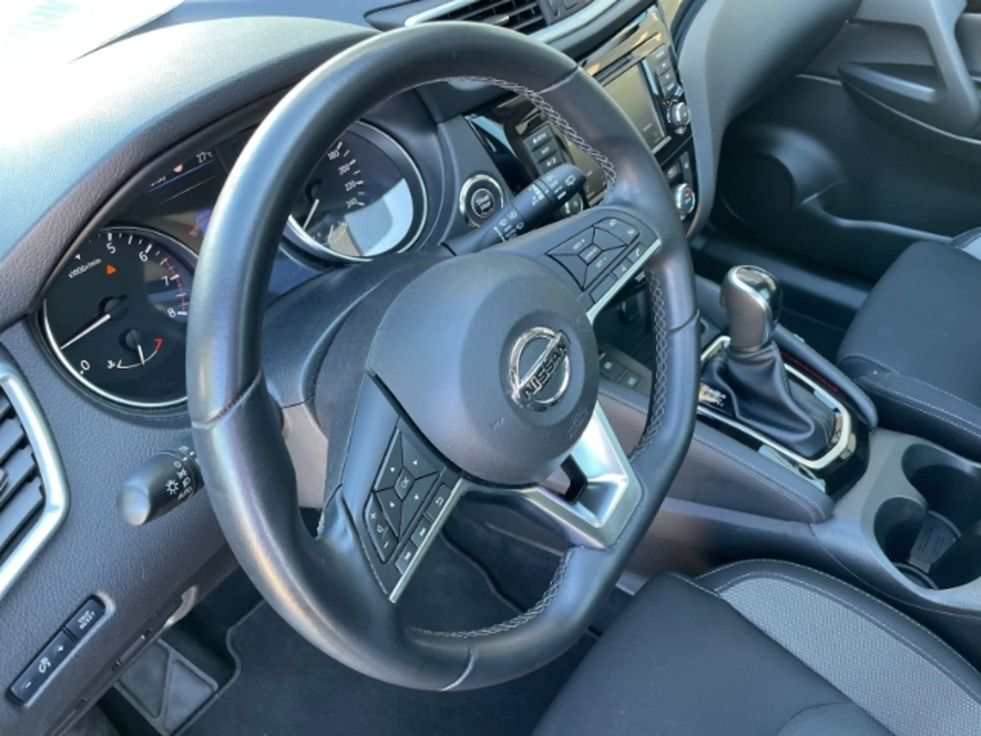 Nissan Qashqai 1.3 DIG-T Zama, Autom. Panoramadach, Sitzheizung — photo 11