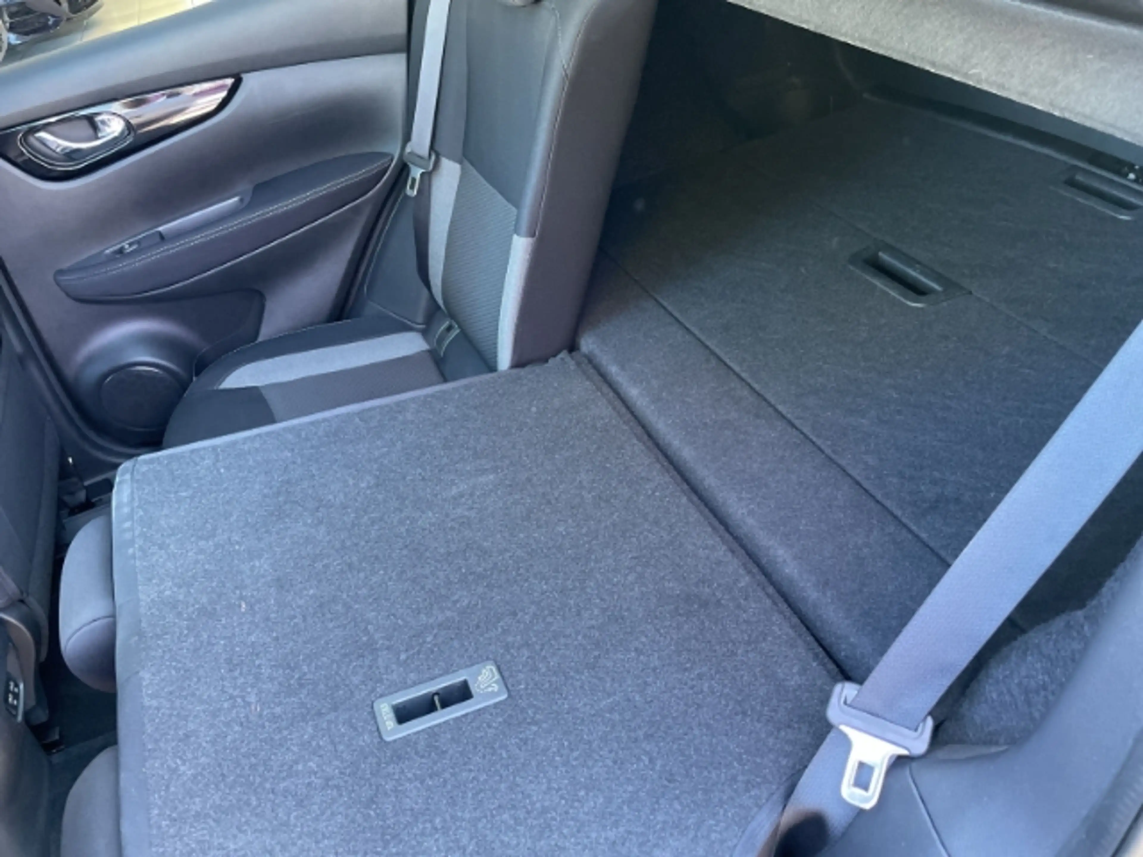 Nissan Qashqai 1.3 DIG-T Zama, Autom. Panoramadach, Sitzheizung — photo 9