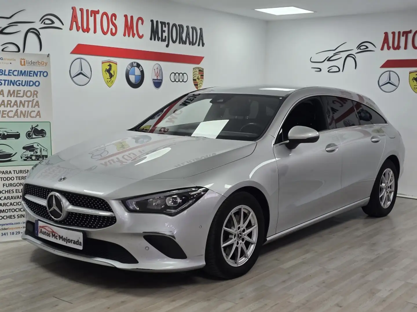 Mercedes-Benz CLA 180 7G-DCT Gris - 1