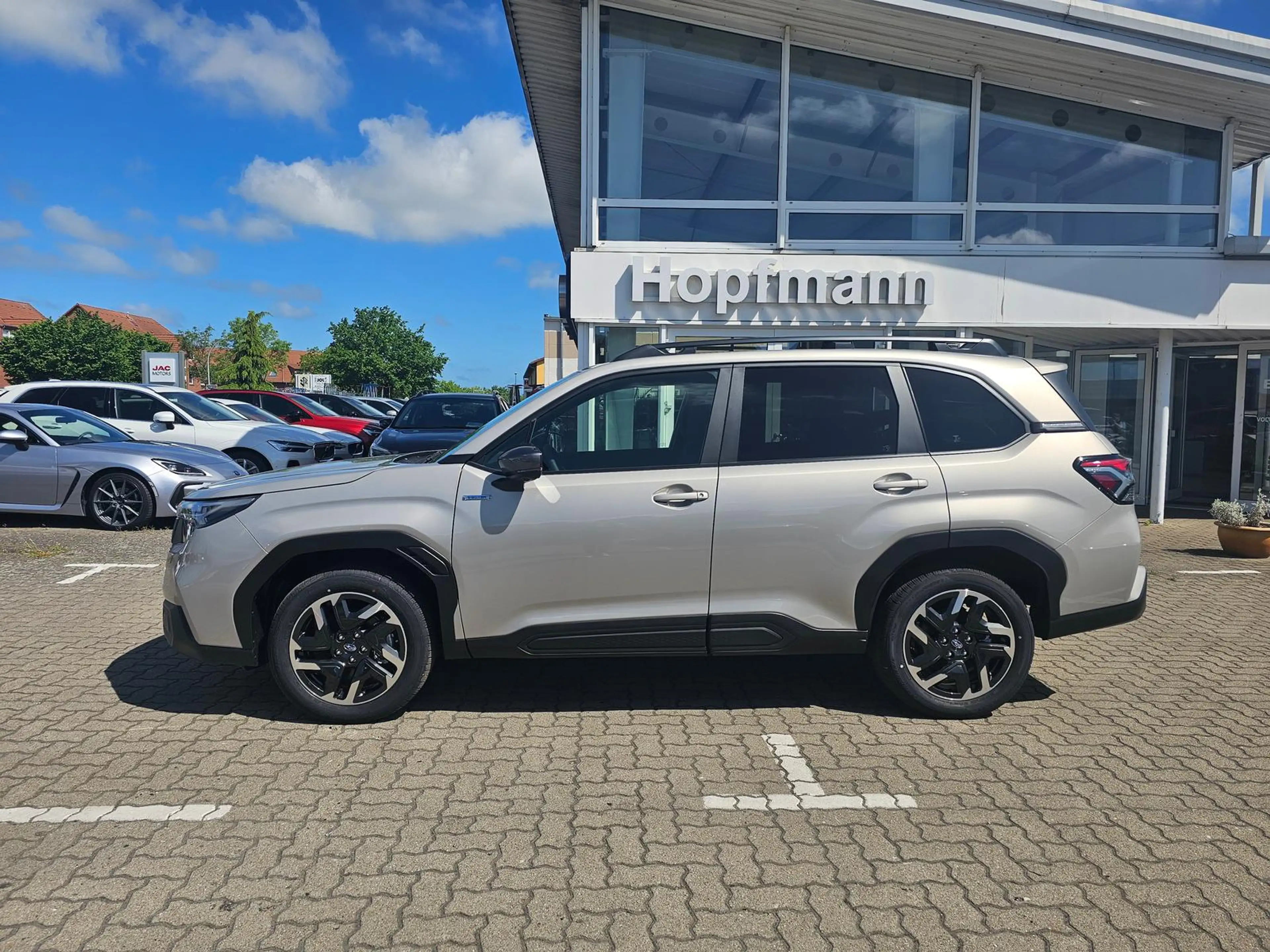 Subaru Forester 2.0ie e-Boxer Active Lineartronic — photo 2