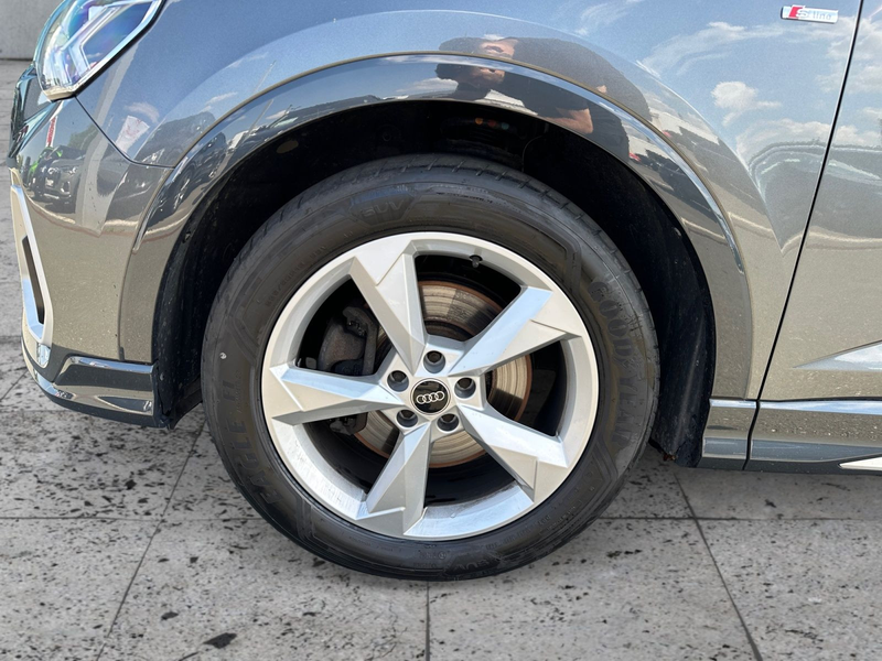 Audi Q3 45 2.0 TFSI quattro S line — photo 7