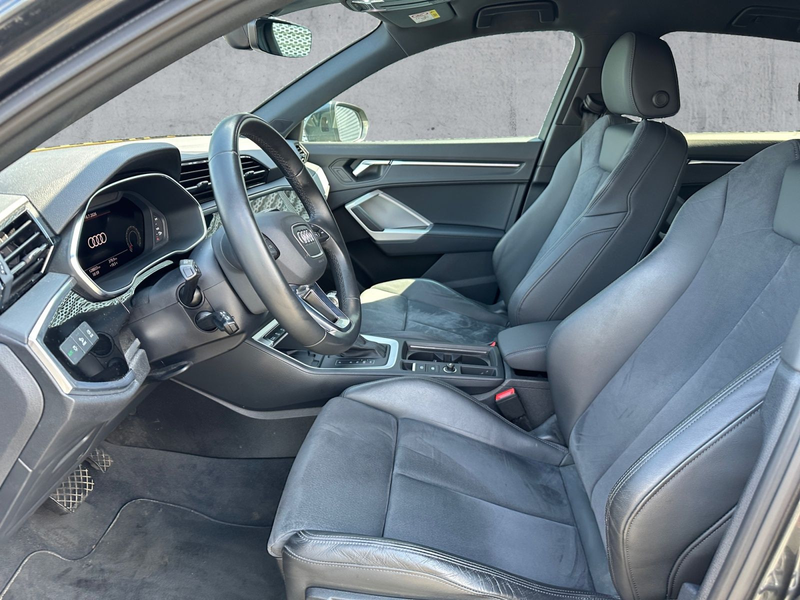 Audi Q3 45 2.0 TFSI quattro S line — photo 11