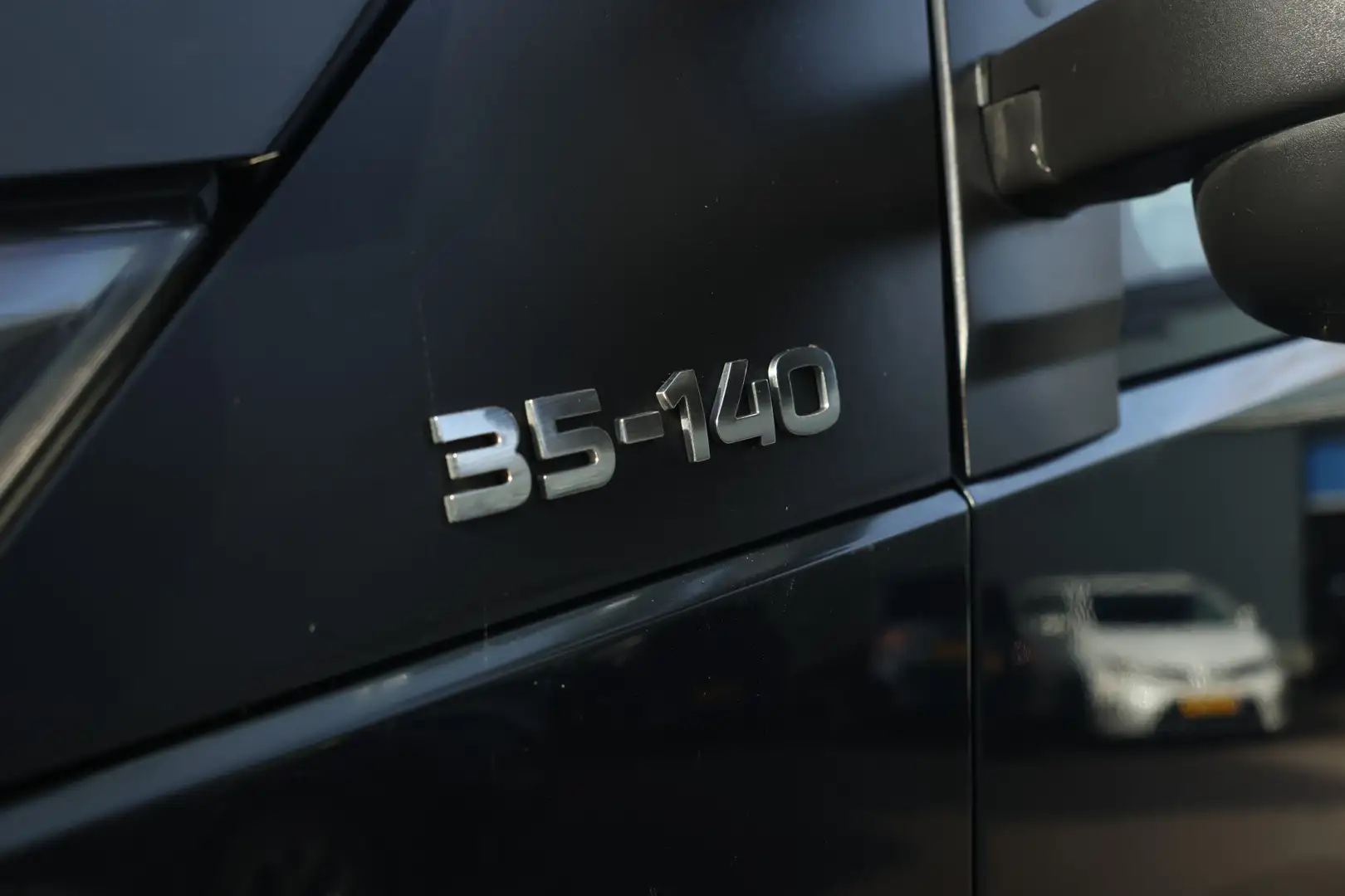 Iveco Daily 35S14V 2.3 352 H3 L-2 Navigatie, L2 H3, Trekhaak, Zwart - 2