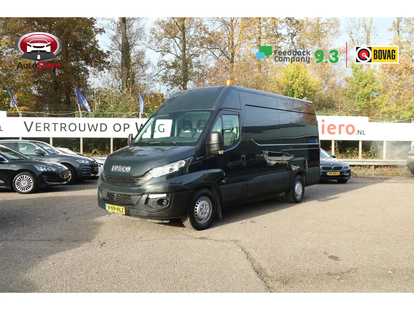 Iveco Daily 35S14V 2.3 352 H3 L-2 Navigatie, L2 H3, Trekhaak, Zwart - 1