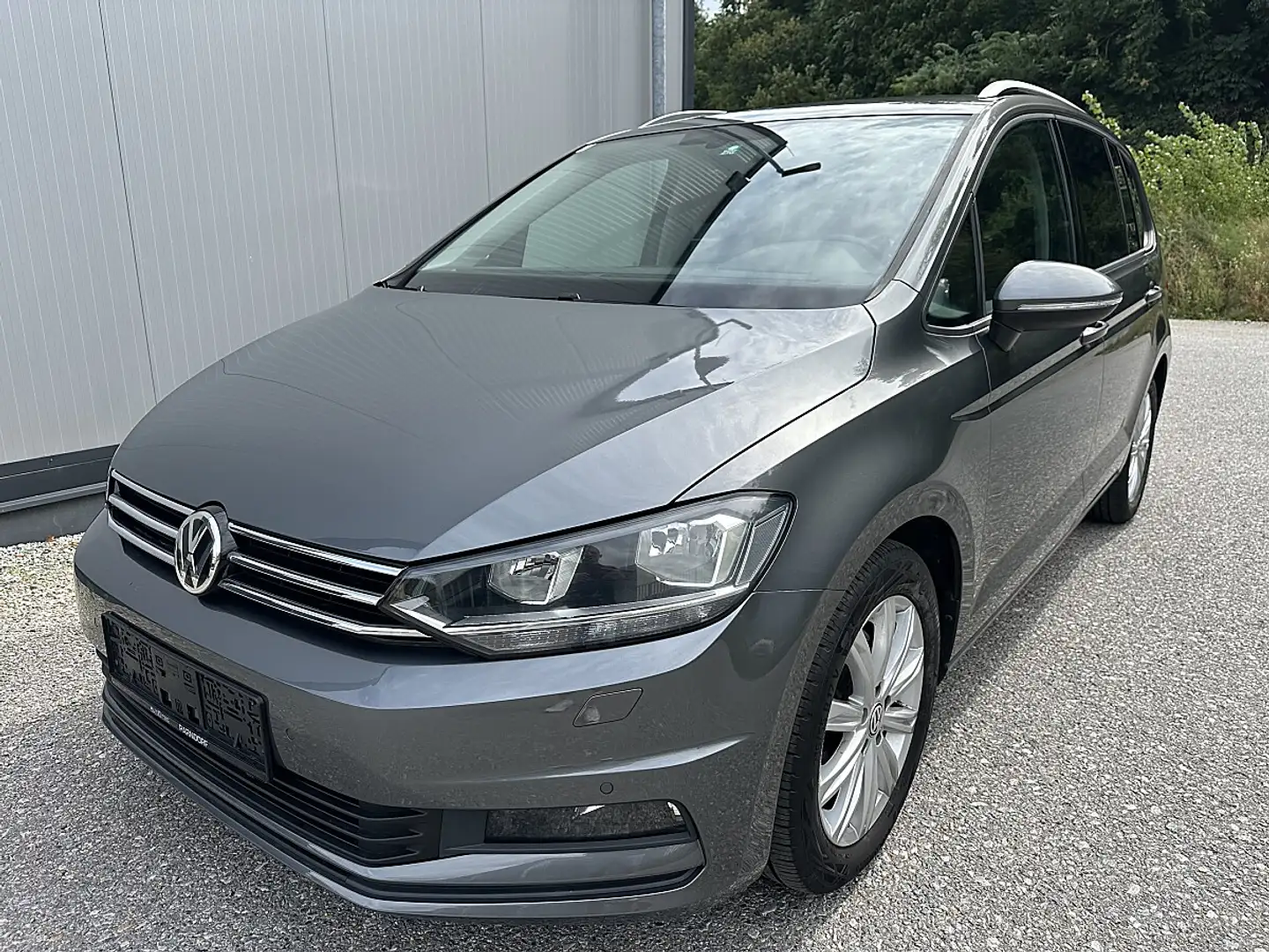 Volkswagen Touran 1.6 TDI BMT Comfortline Silber - 1
