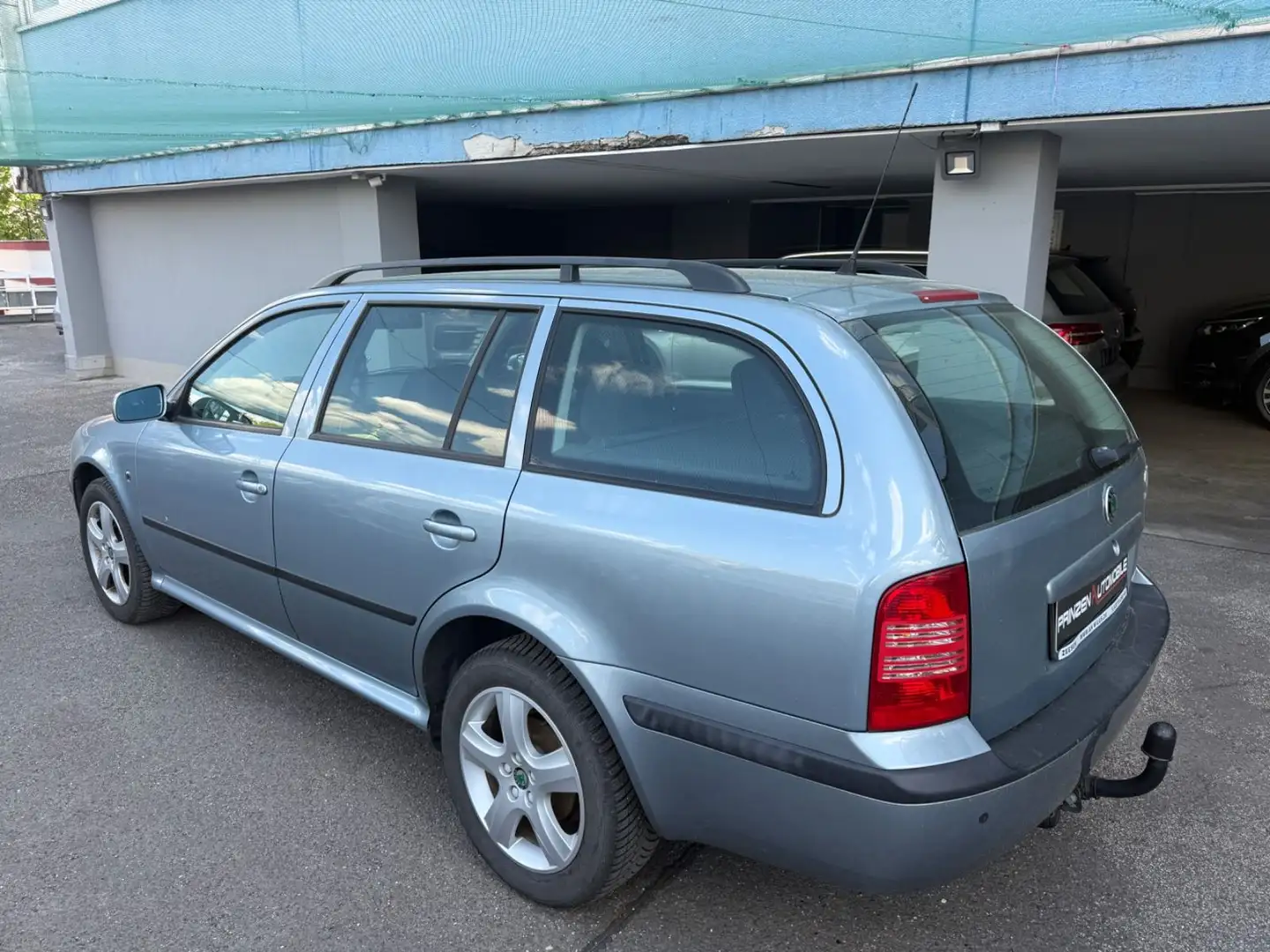 Skoda Octavia Combi Ambiente*Aut*Klima*Ahk*PDC Gris - 2