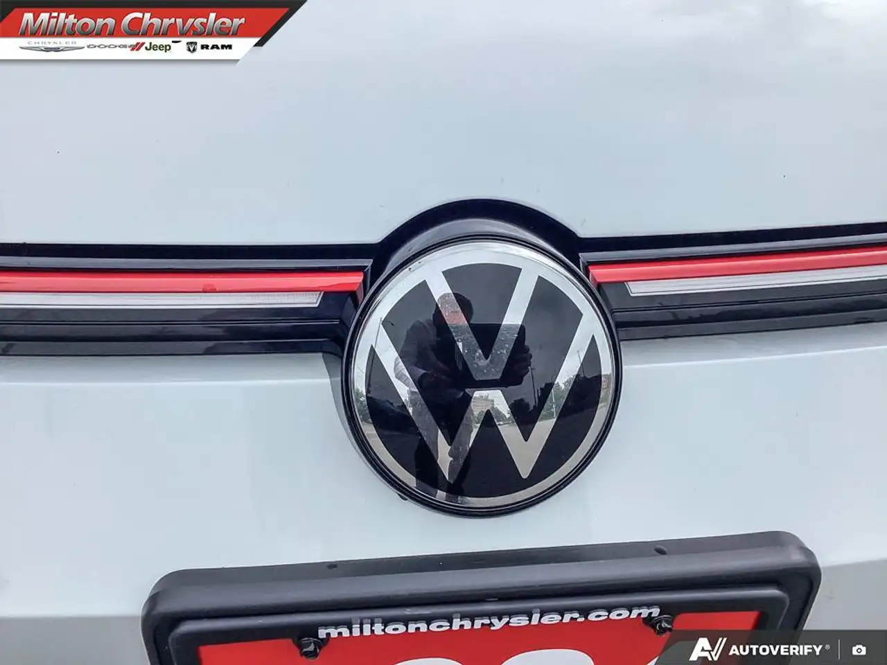Volkswagen Golf GTI снимка Volkswagen Golf GTI