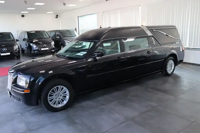 Chrysler 300C Bestattungswagen / Leichenwagen