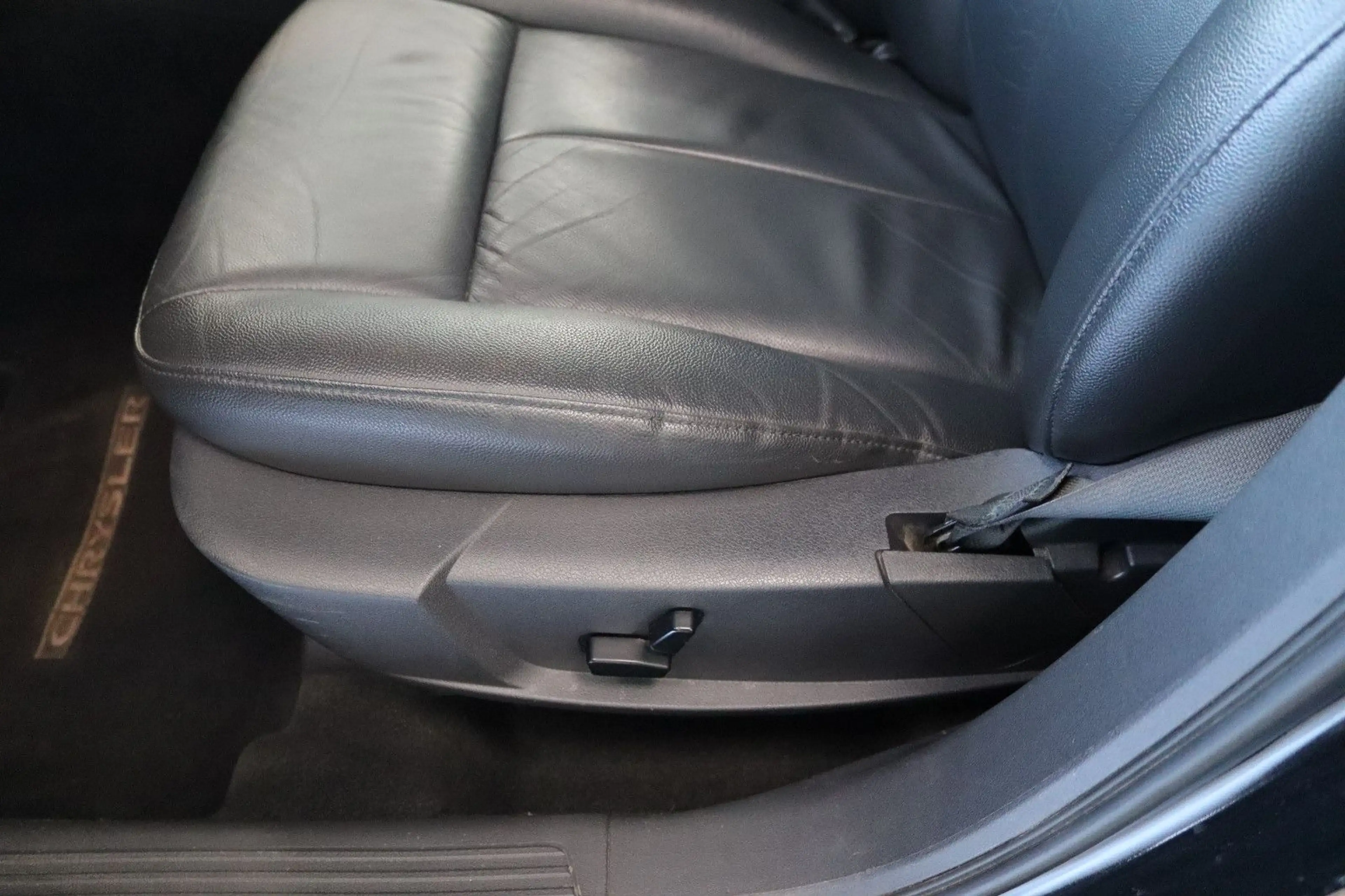 Chrysler 300C Bestattungswagen / Leichenwagen — photo 8