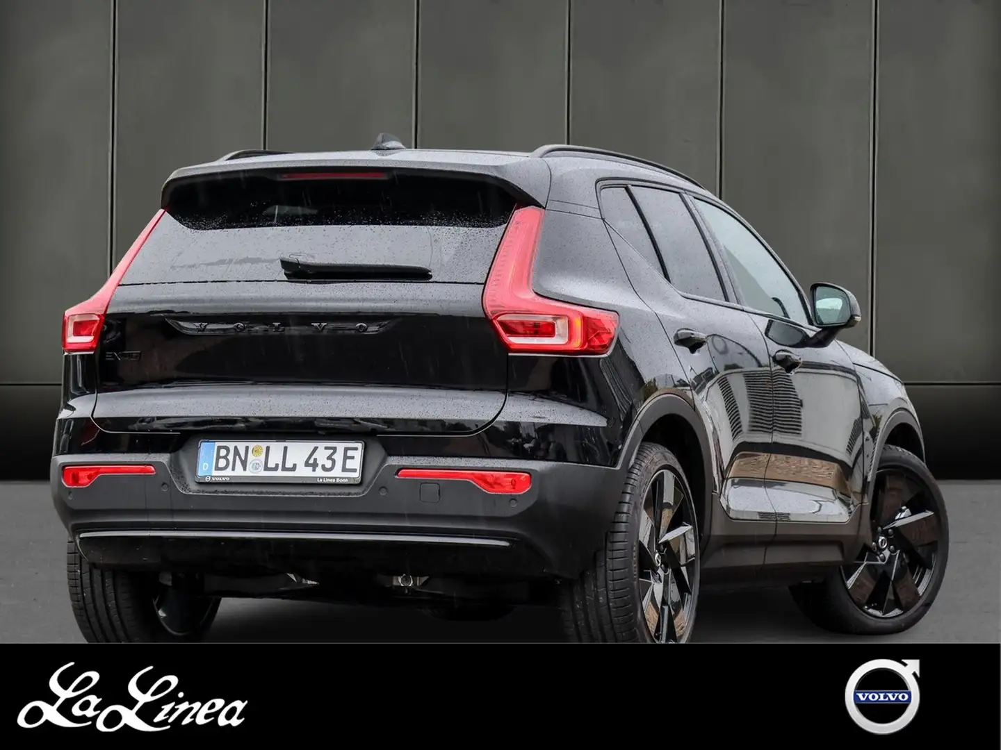 Volvo EX40 Single Motor Extended Range Plus Black Edition Fekete - 2
