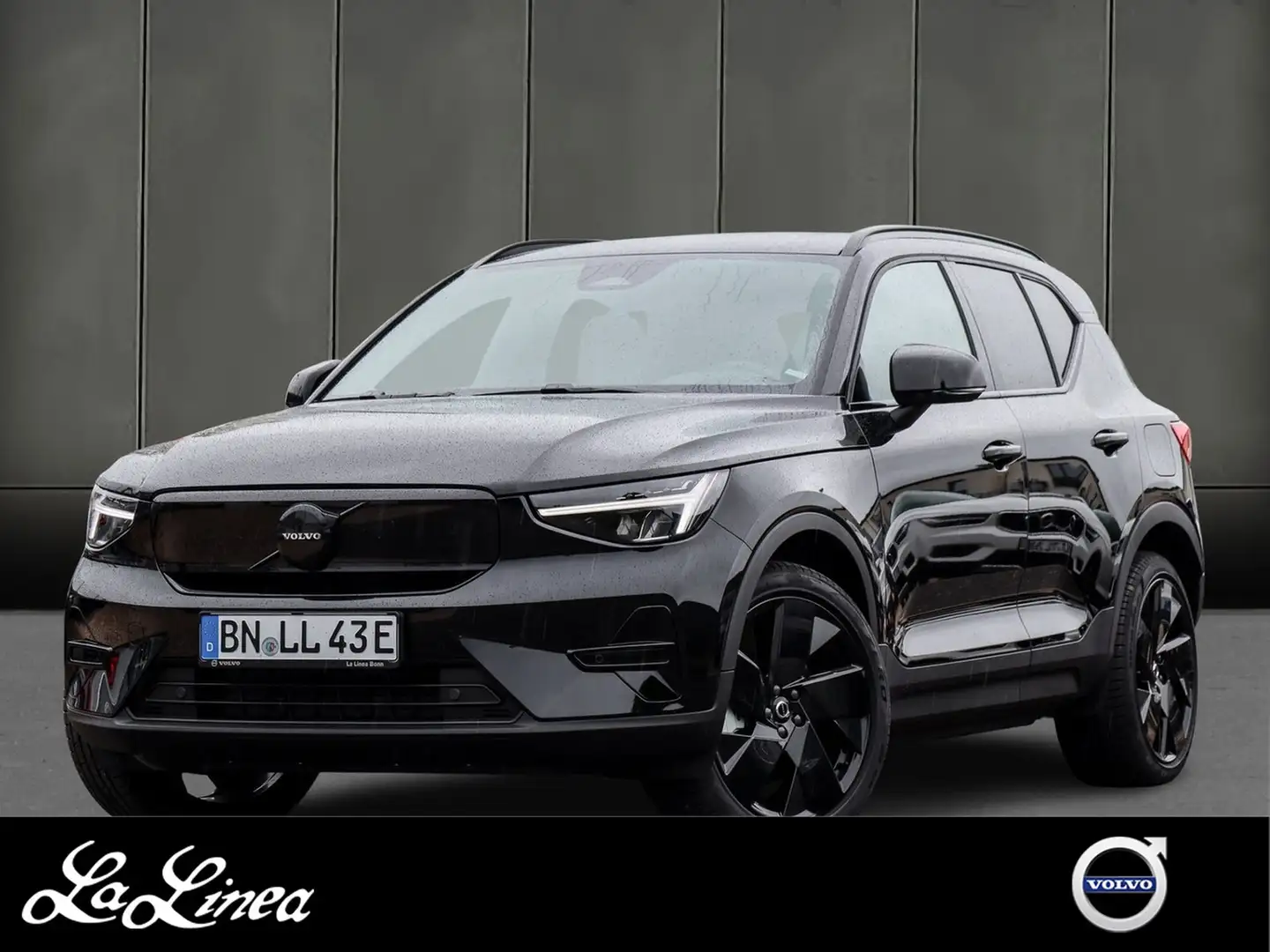 Volvo EX40 Single Motor Extended Range Plus Black Edition Fekete - 1
