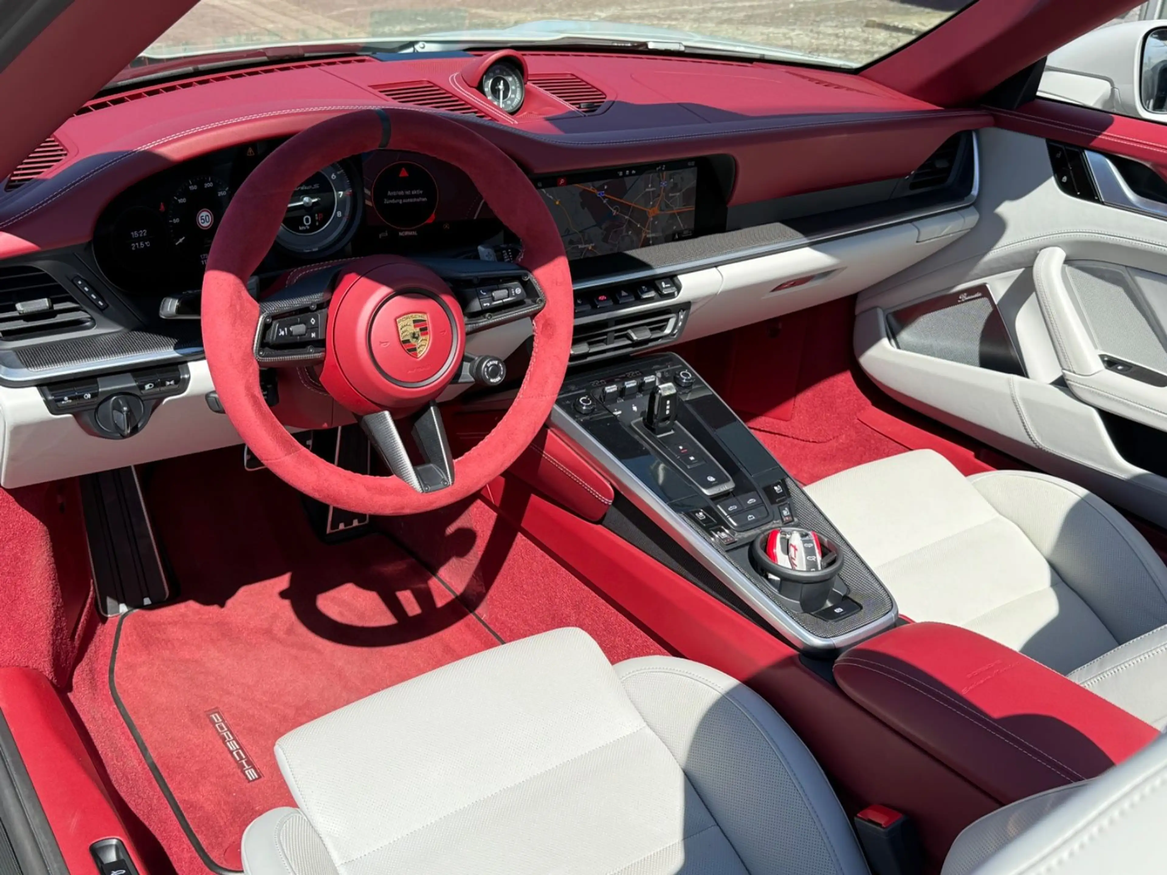 Porsche 992 911 992 TURBO S CABRIO EXCLUSIVE MANUFAKTUR — photo 12