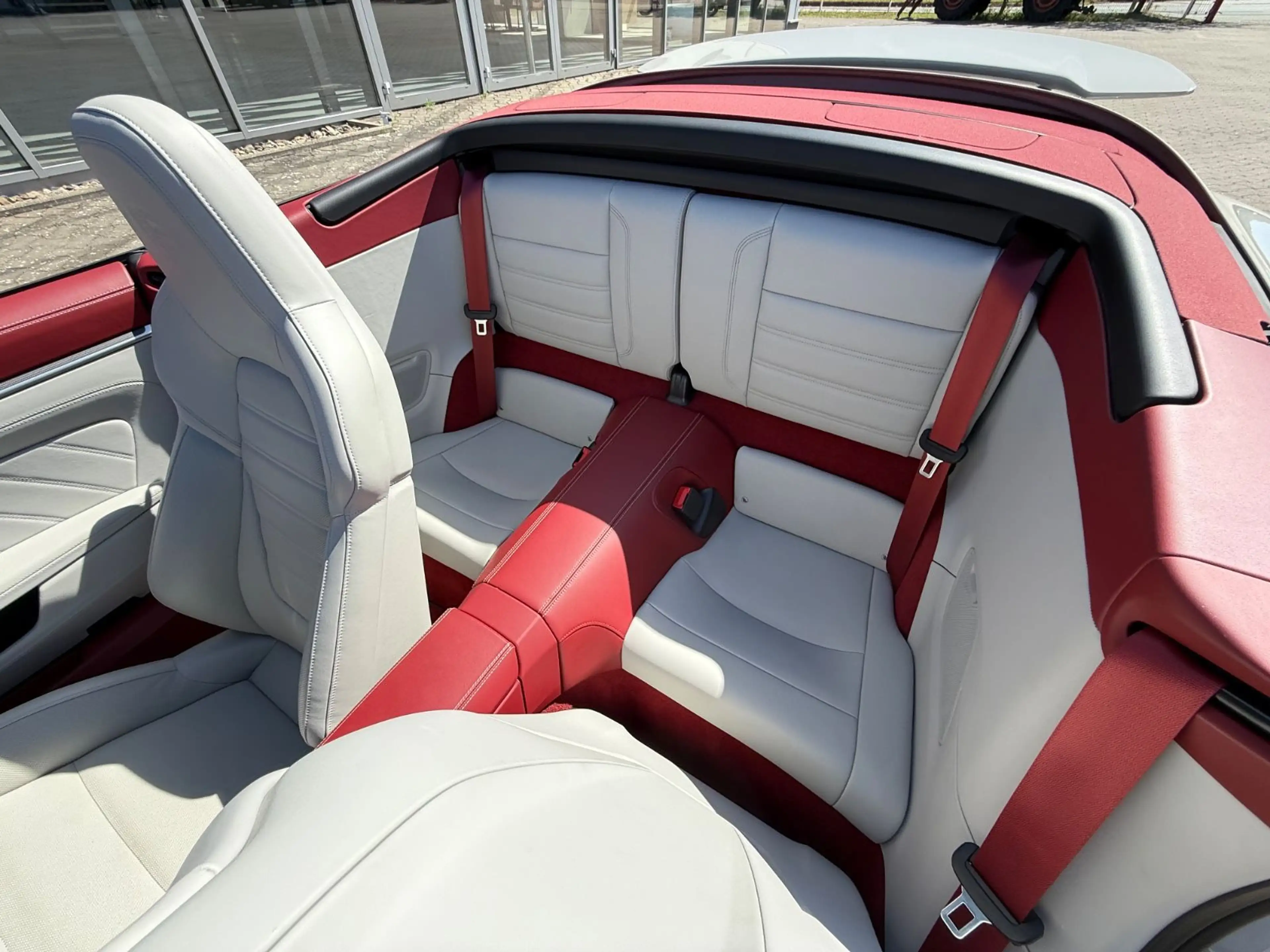 Porsche 992 911 992 TURBO S CABRIO EXCLUSIVE MANUFAKTUR — photo 14