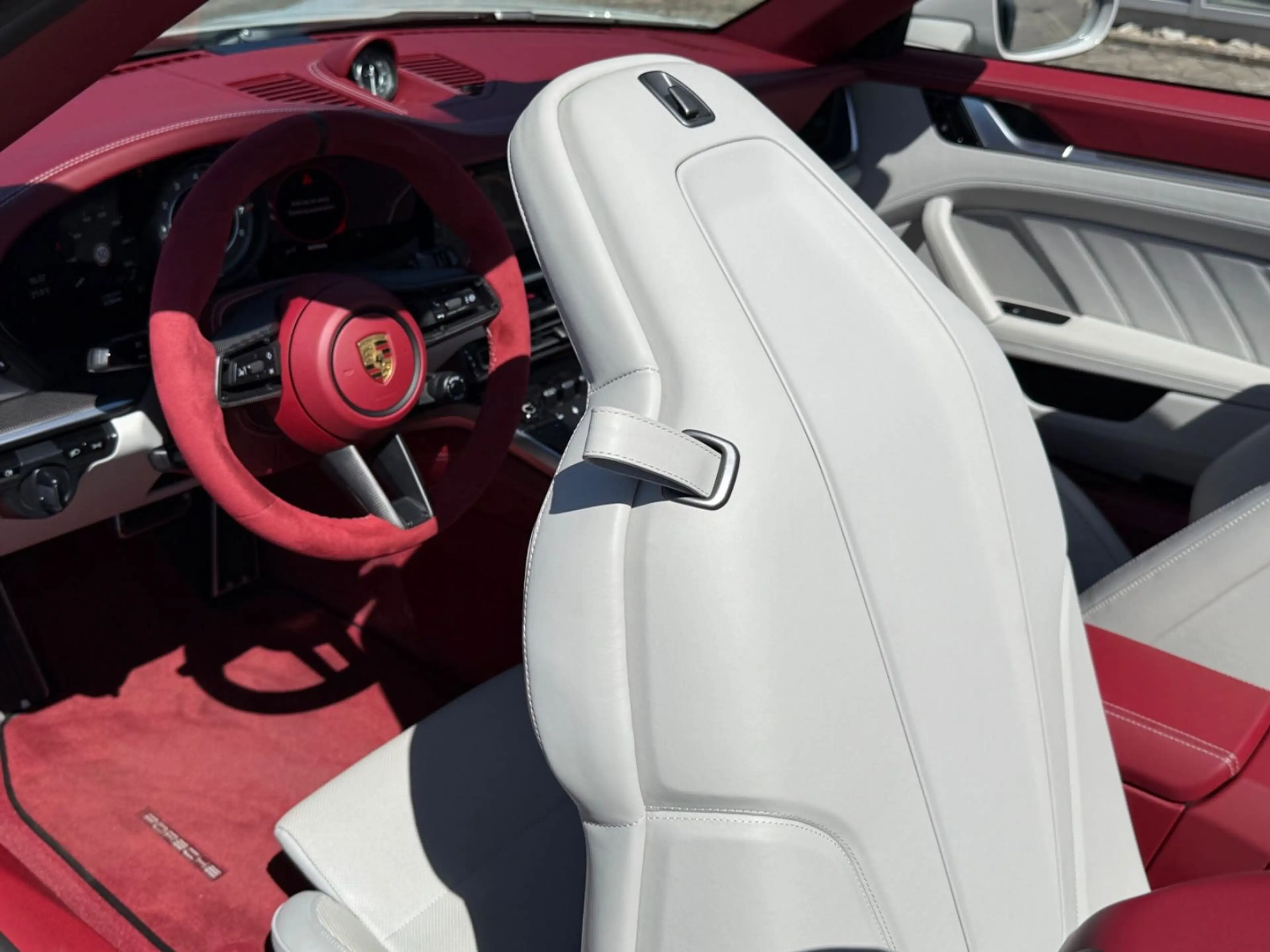 Porsche 992 911 992 TURBO S CABRIO EXCLUSIVE MANUFAKTUR — photo 8