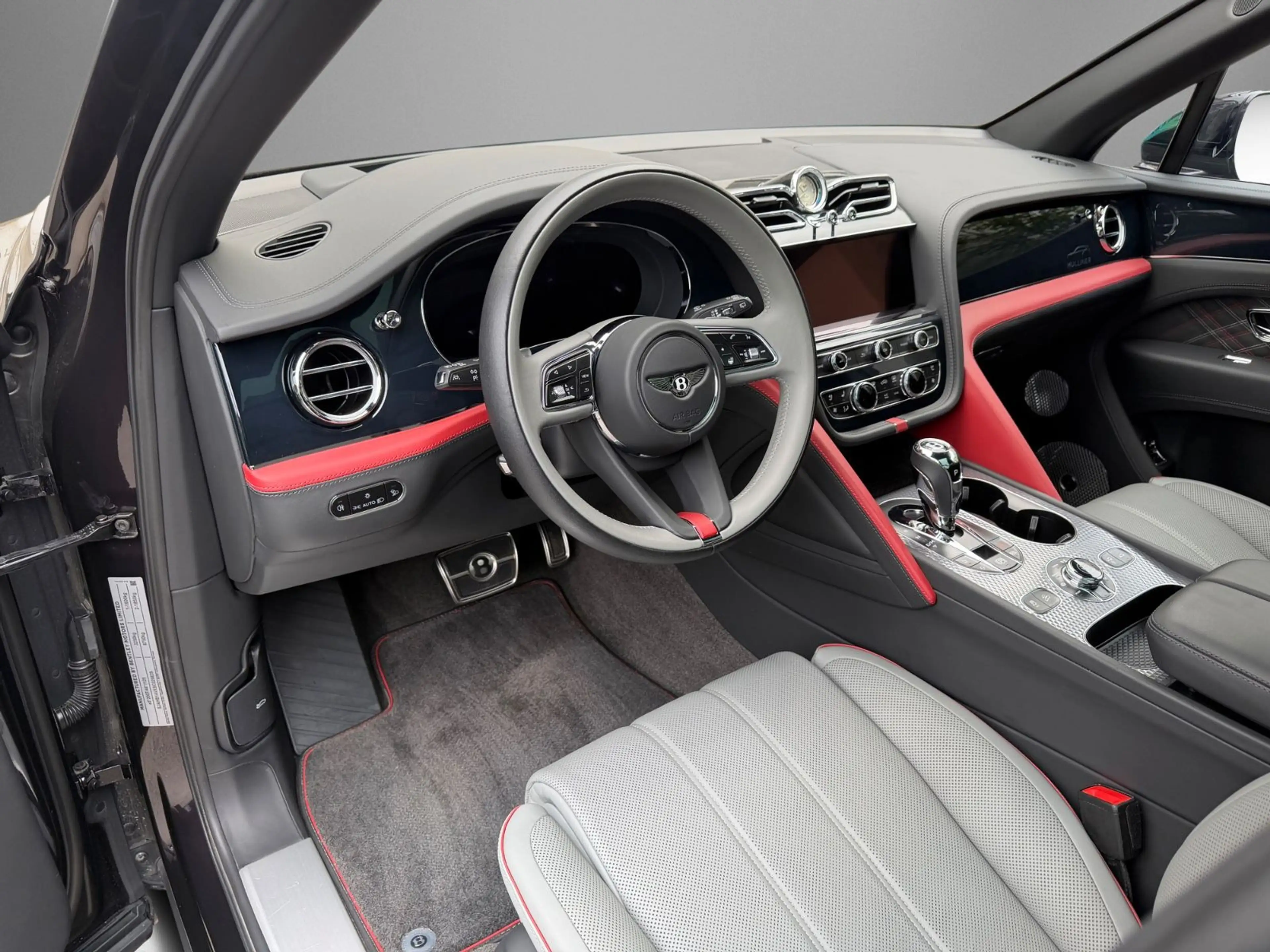 Bentley Bentayga V8 EWB MULLINER - BENTLEY BERLIN — photo 11