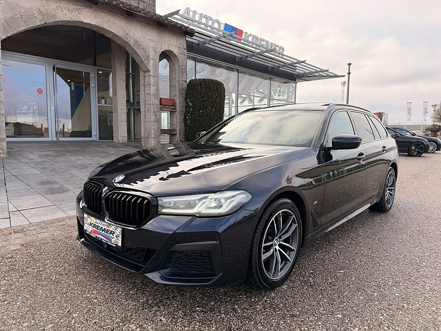 BMW 520 d Touring Aut. LCI M-PAKET/H&K/PANO/360°/HUD/LE... Schwarz - 2