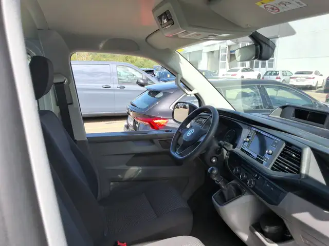 Volkswagen Transporter view 7