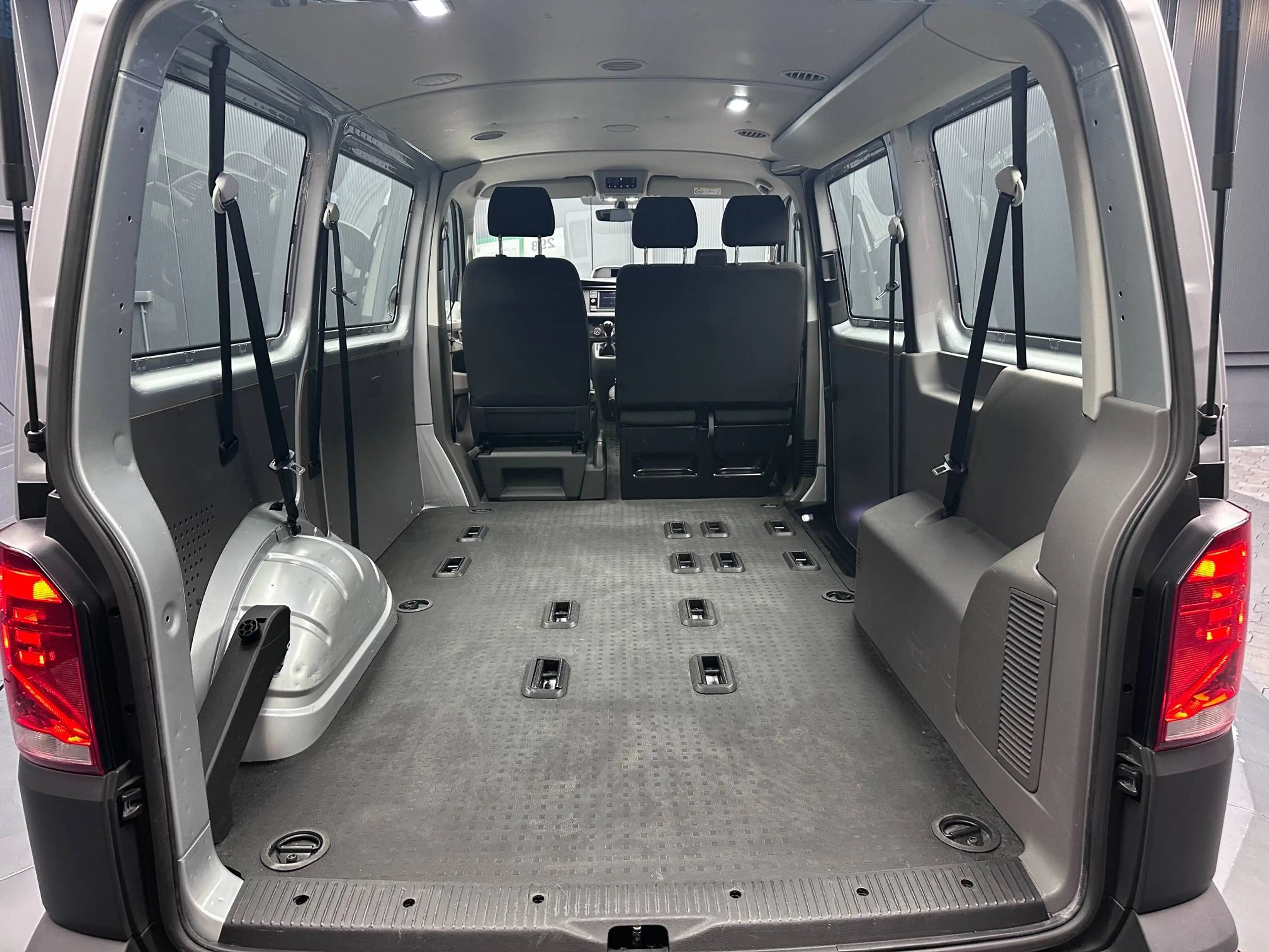 Volkswagen T6.1 Transporter Kombi FWD ** nur 13.000 km **Winter-Paket Plus**ALU** — photo 25