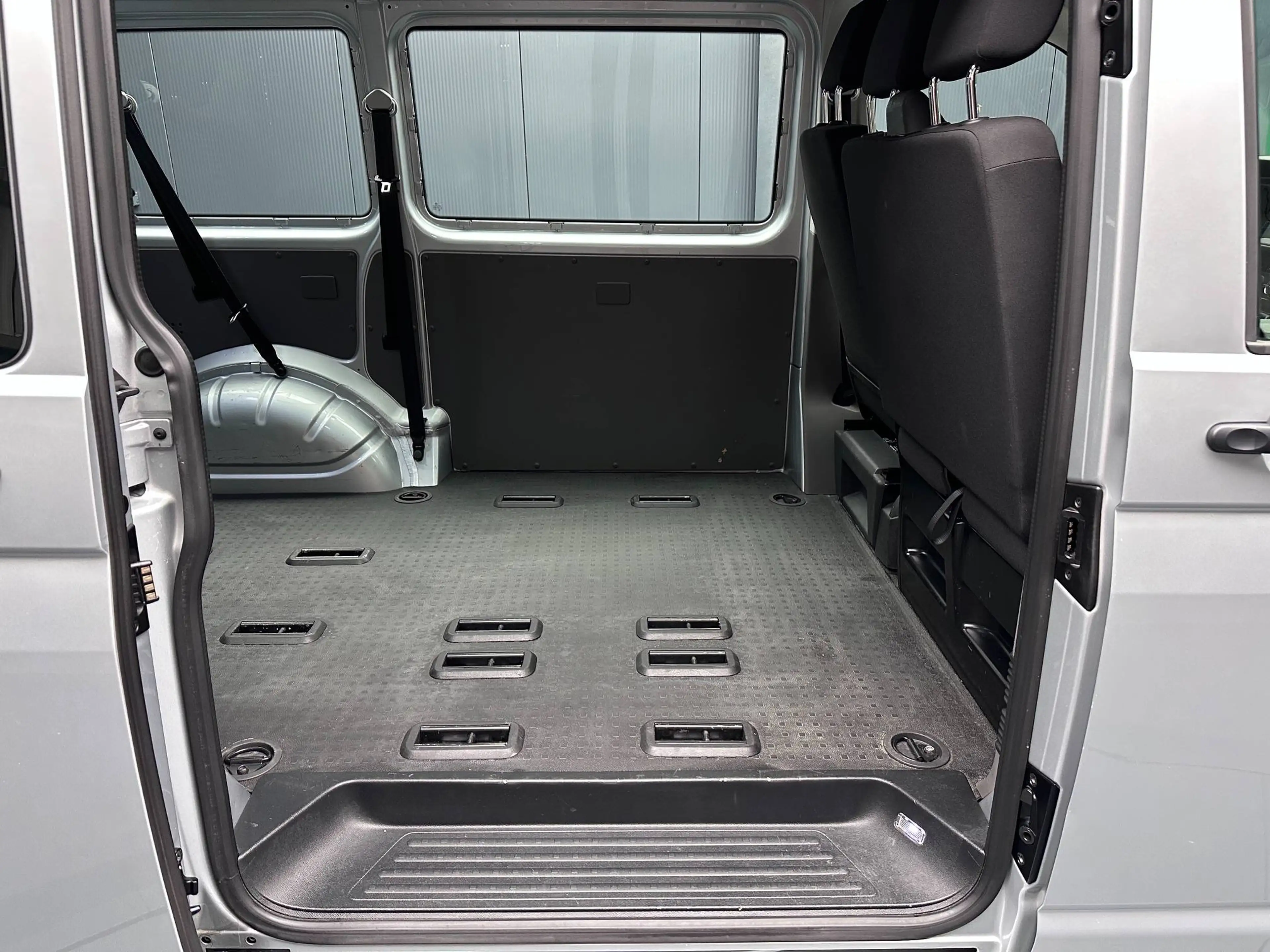 Volkswagen T6.1 Transporter Kombi FWD ** nur 13.000 km **Winter-Paket Plus**ALU** — photo 23