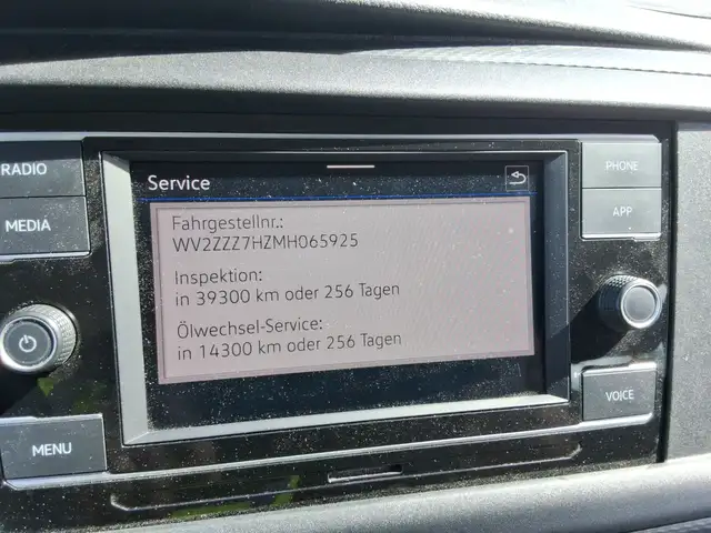 Volkswagen Transporter view 9