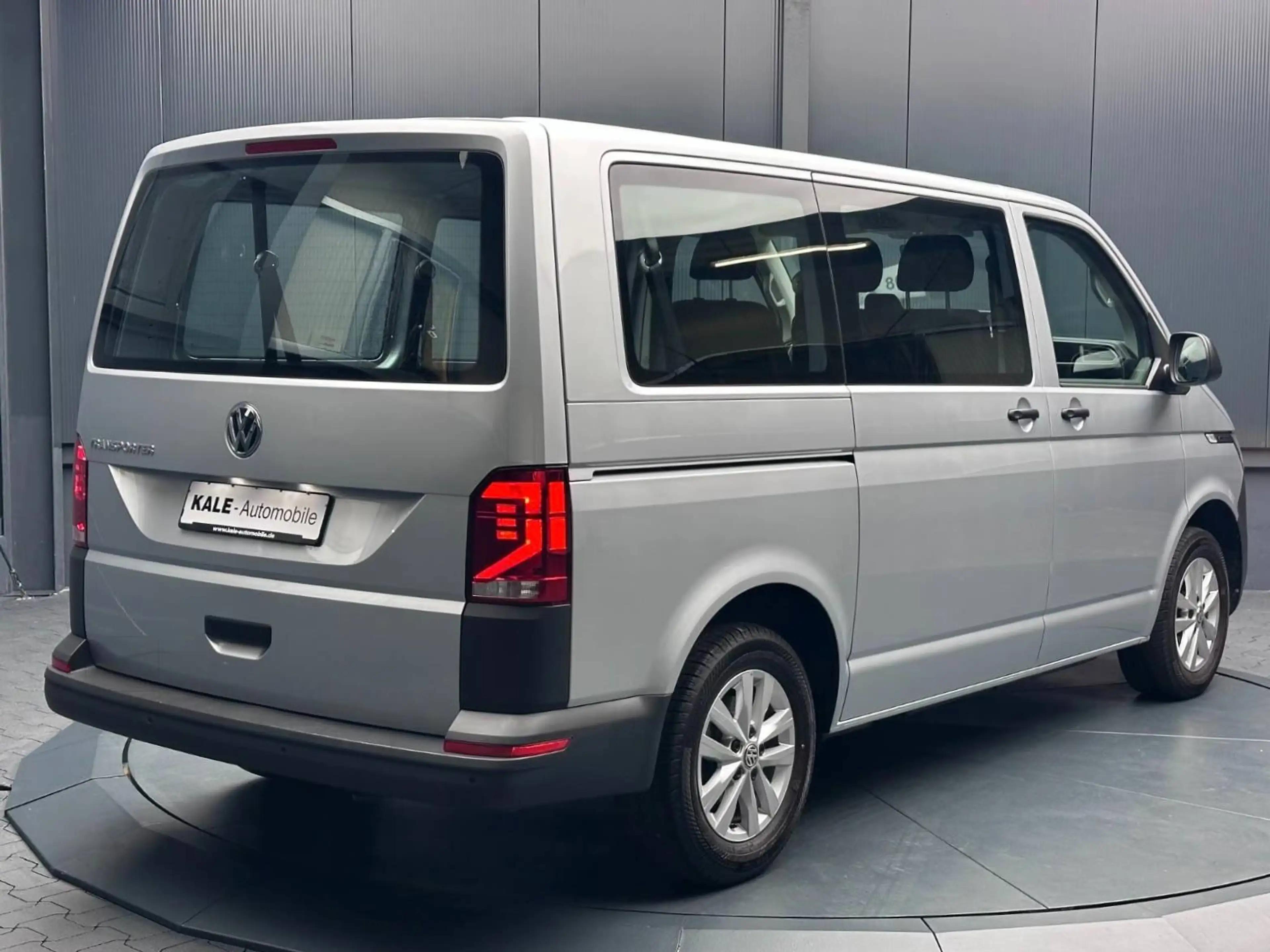 Volkswagen T6.1 Transporter Kombi FWD ** nur 13.000 km **Winter-Paket Plus**ALU** — photo 4