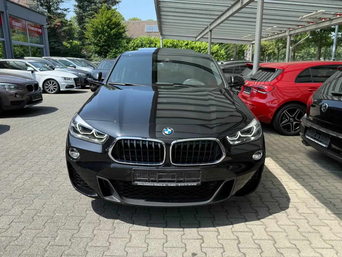 BMW X2 sDrive 20 i M Sport|NAVI|PANO|LED|HUD|1.HAND| Schwarz - 2
