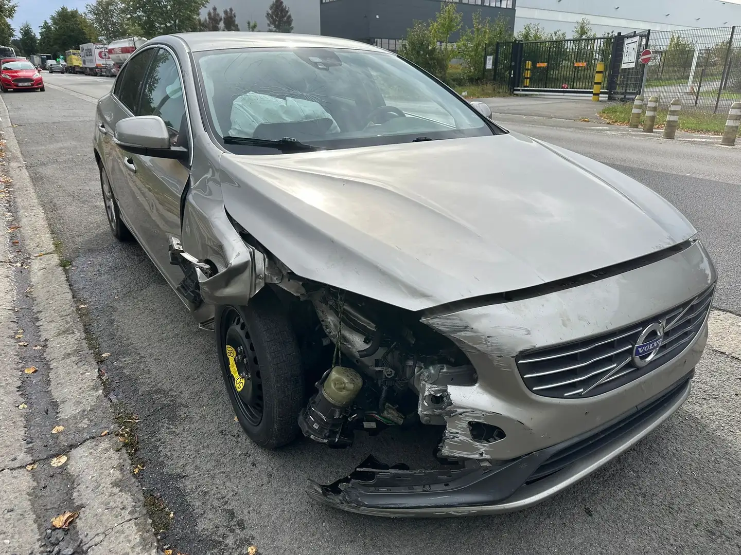 Volvo S60 S60 2.0 D3 Kinetic Start/Stop Gris - 1