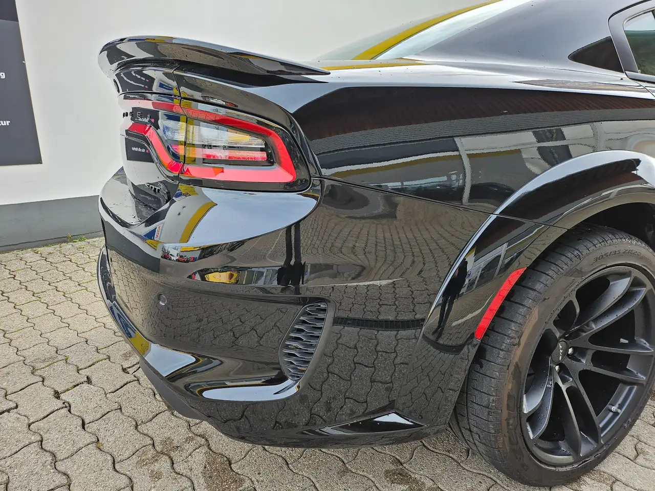 Dodge Charger 2023 — фото 16