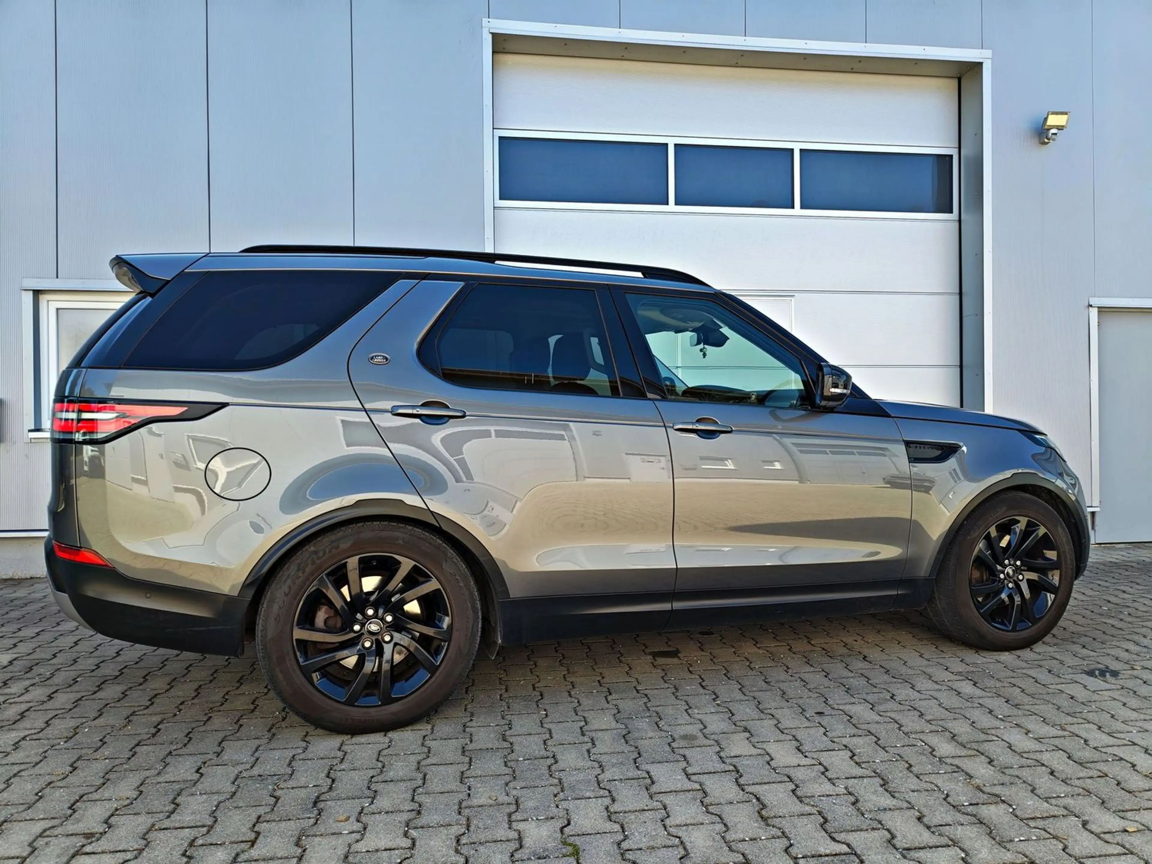 Land Rover Discovery HSE PANO*AHK 3,5t*HUD*DAB*Memory*Keyless — photo 9