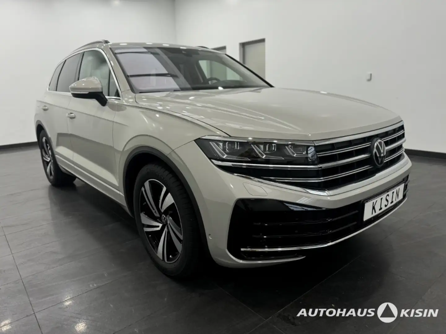 Volkswagen Touareg 3.0 TDI 4M Elegance V6 /HUD /Luftfed/AHK Beige - 2