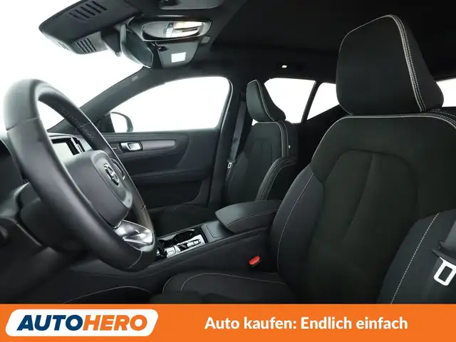 Volvo XC40 view 9