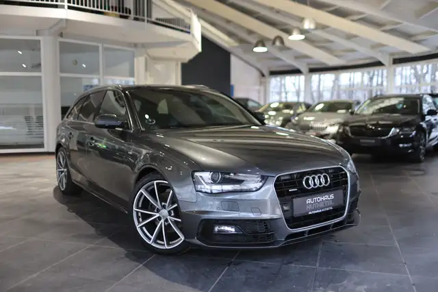 Audi A4 AVANT 2,0 TDI QUATTRO S-LINE-SPORTPAKET