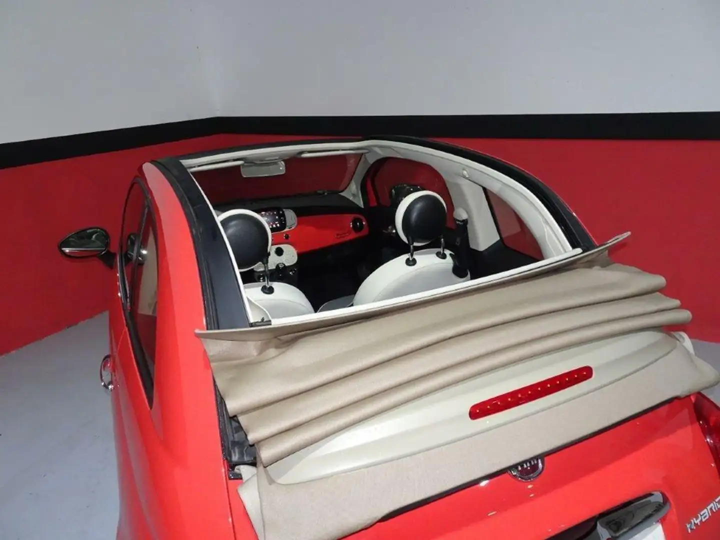 Fiat 500C C 1.0 Hybrid 70CV Lounge Rojo - 2