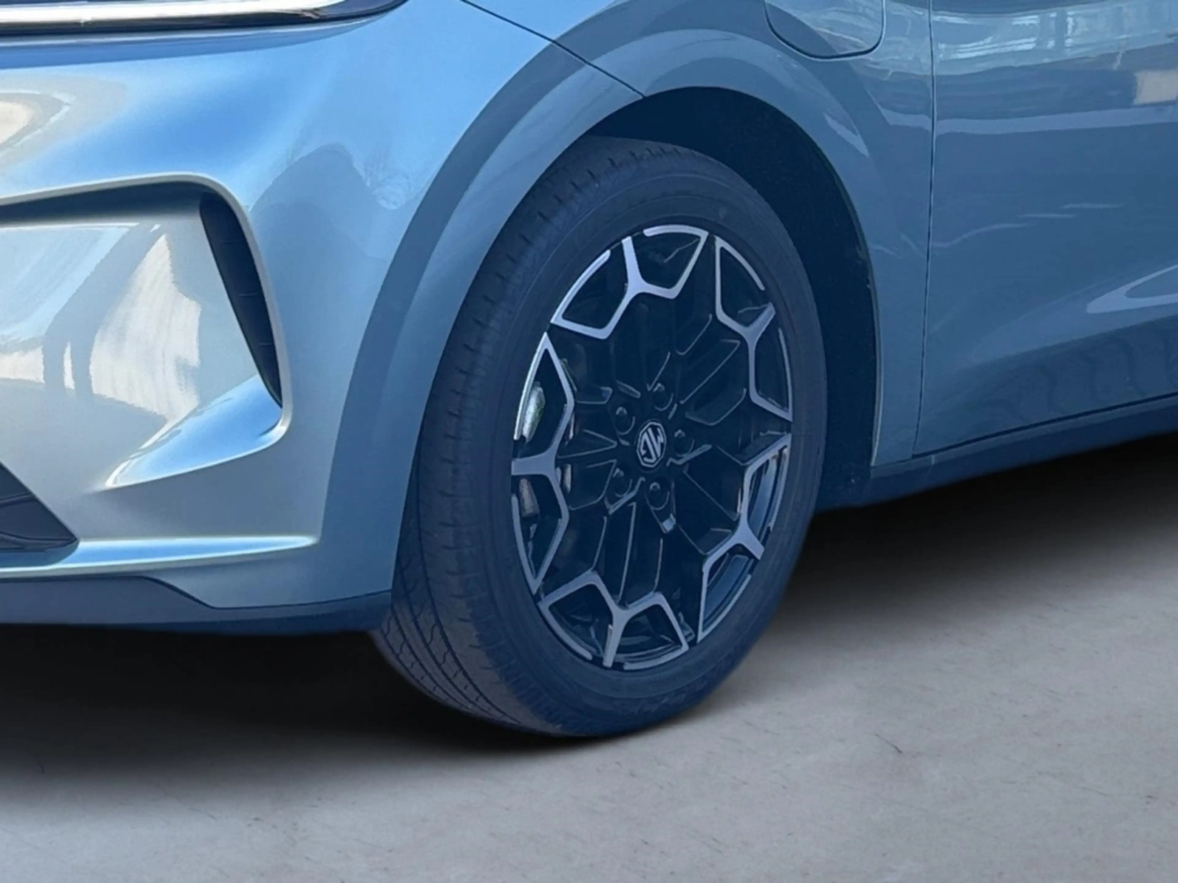 MG MG4 54kWh Premium 360°Navi Tempomat PDC Klimaauto Live — photo 8