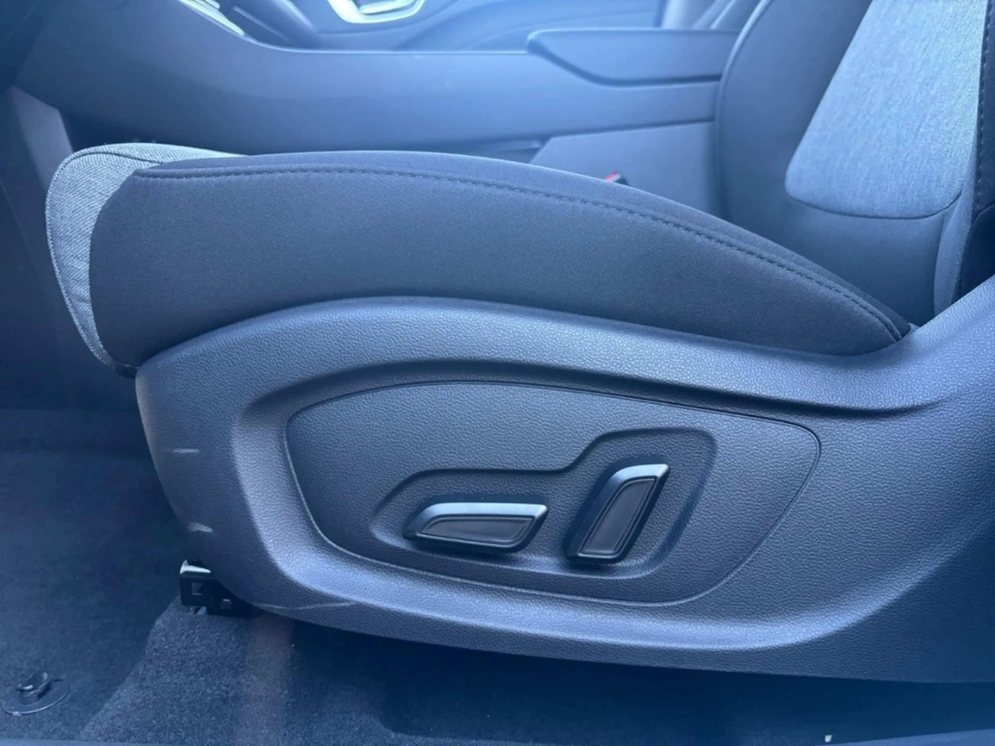 MG MG4 54kWh Premium 360°Navi Tempomat PDC Klimaauto Live — photo 15