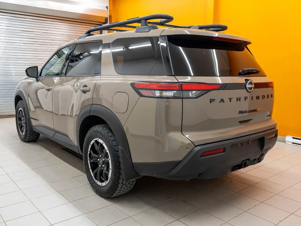 Nissan Pathfinder снимка Nissan Pathfinder