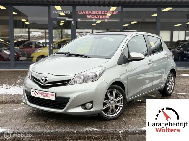 Toyota Yaris 1.3 VVT-i Dynamic NIEUWSTAAT NAVI CAMERA PANO