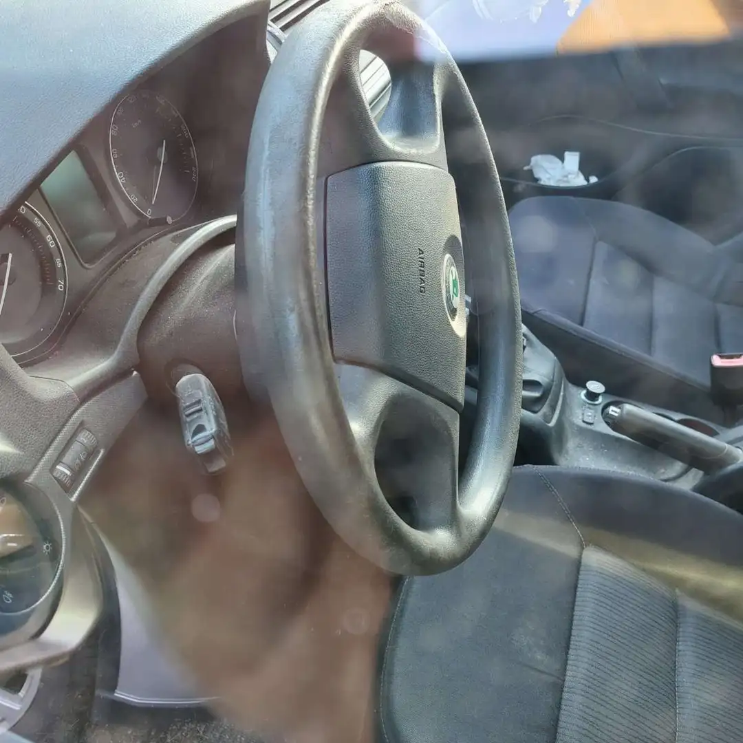 Skoda Octavia Octavia Combi 1,6 FSI Ambiente Ambiente Beige - 2