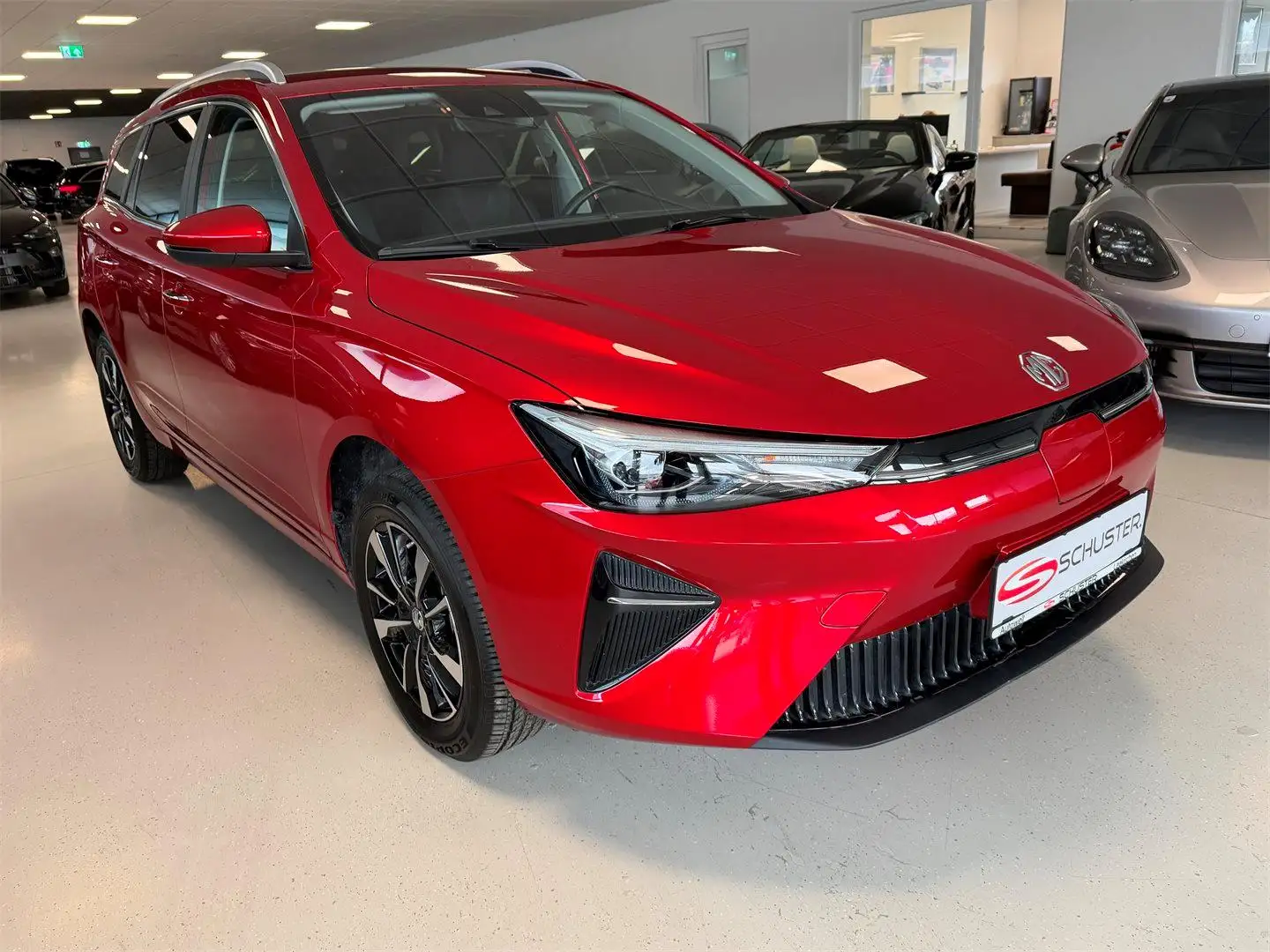 MG MG5 EV Luxury 50,3 kWh Standard Reichweite Rot - 1