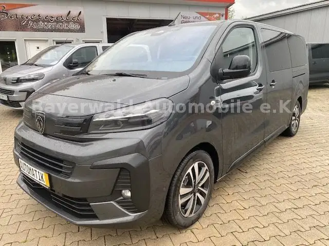 Peugeot Traveller