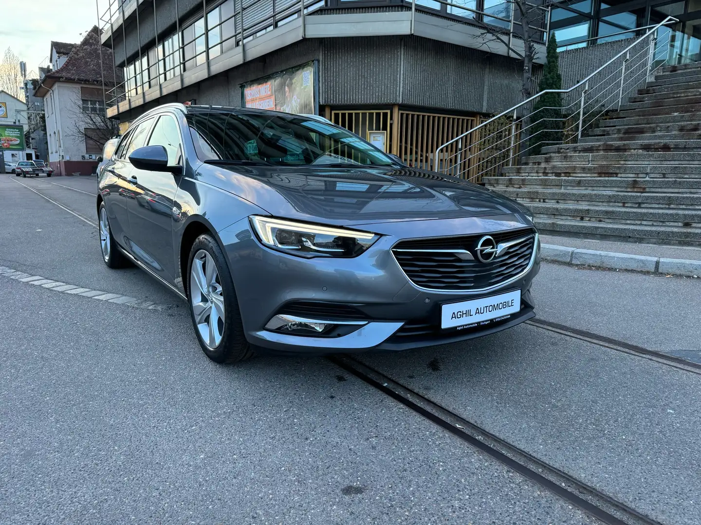 Opel Insignia Sports Tourer 1.6 Diesel TÜV und HU bis 08/2025 Gris - 1