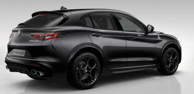 Alfa Romeo Stelvio view 4