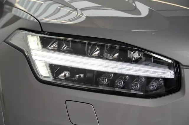 Volvo XC90 Ultra T8 Plug-in-Hybrid Bright AWD Ansicht 5