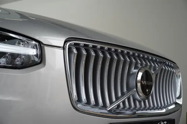 Volvo XC90 Ultra T8 Plug-in-Hybrid Bright AWD Ansicht 6