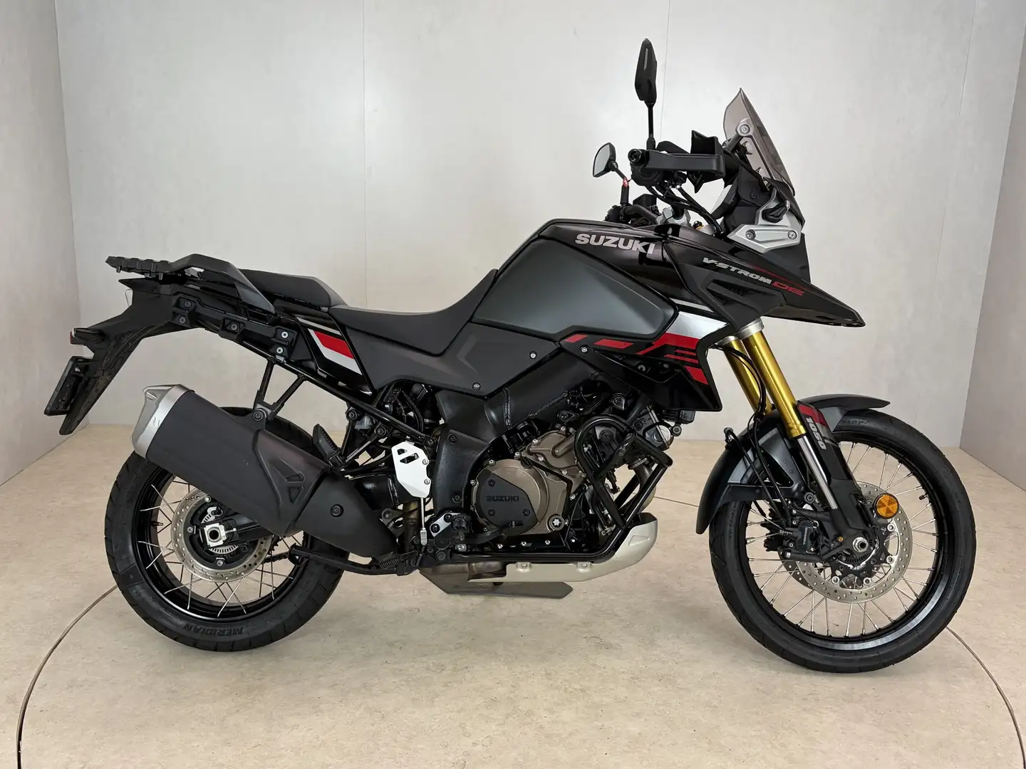 Suzuki V-Strom 1050DE Fekete - 1